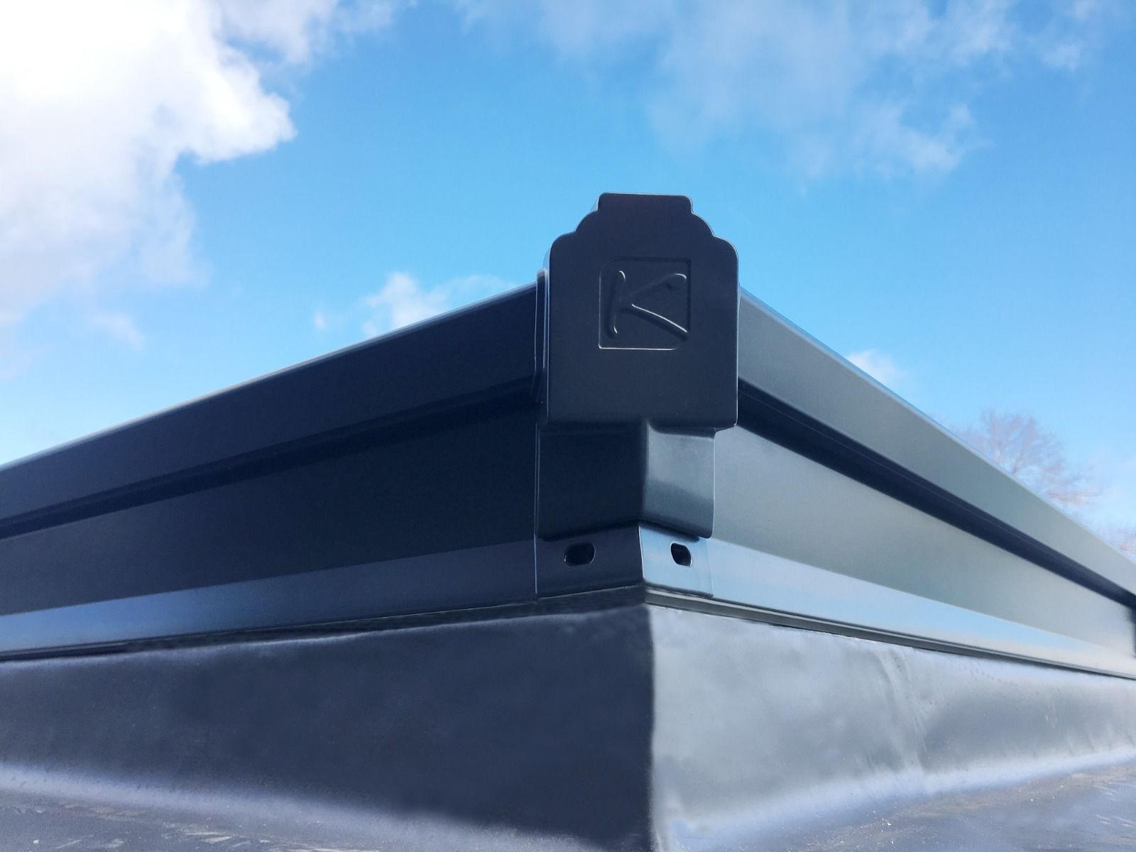 Edge of Korniche Pyramid Roof Light